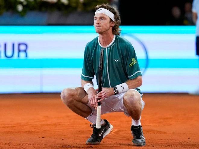 同时给球员 同时给球员